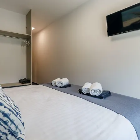 Aqua House 住宿加早餐酒店 3*