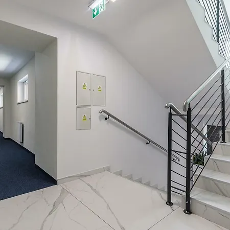 Aqua House 住宿加早餐酒店 3*