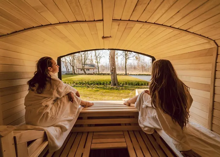 Aqua House Bed & Breakfast 3*