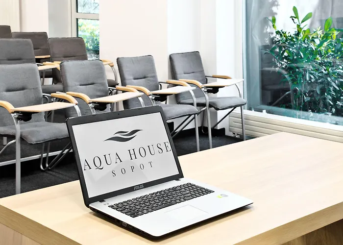 Aqua House Bed & Breakfast